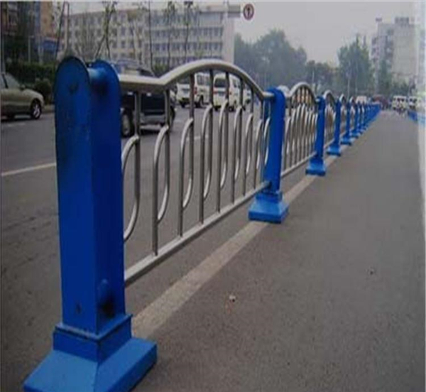 萍乡不锈钢防撞栏杆生产制造工艺